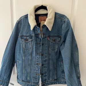Levi’s Womens plus trucker Sherpa jacket